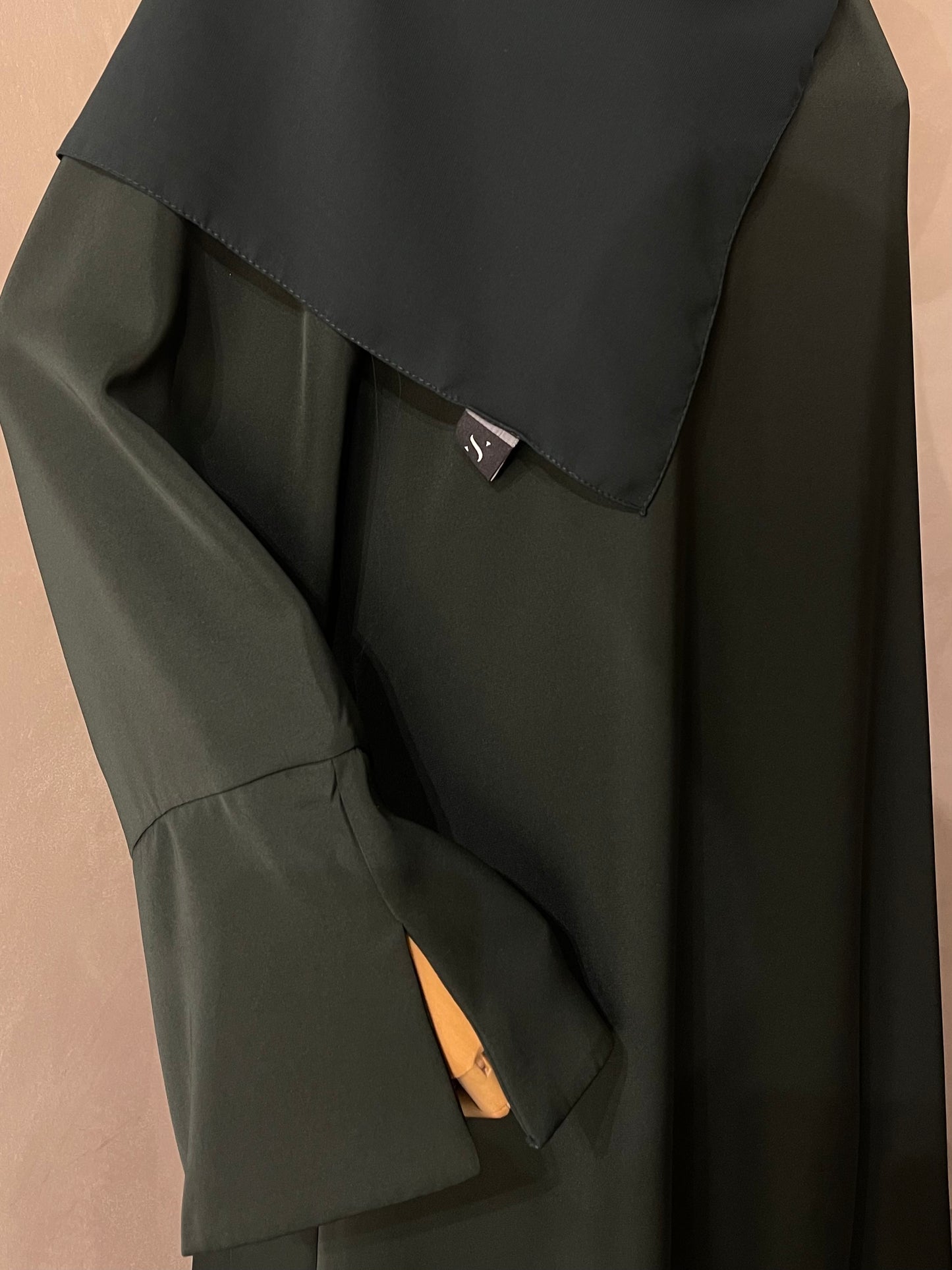 Forest green split cuff closed abaya