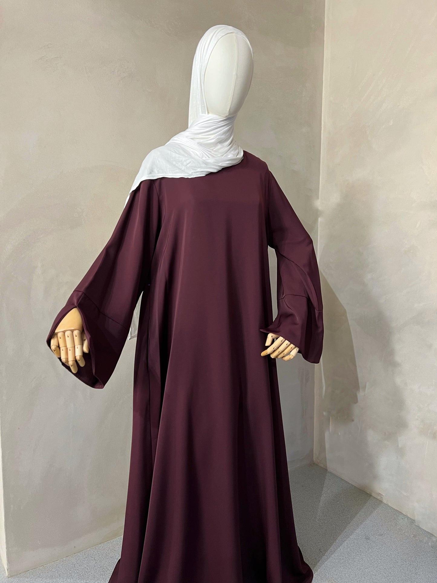 Burgundy split cuff abaya