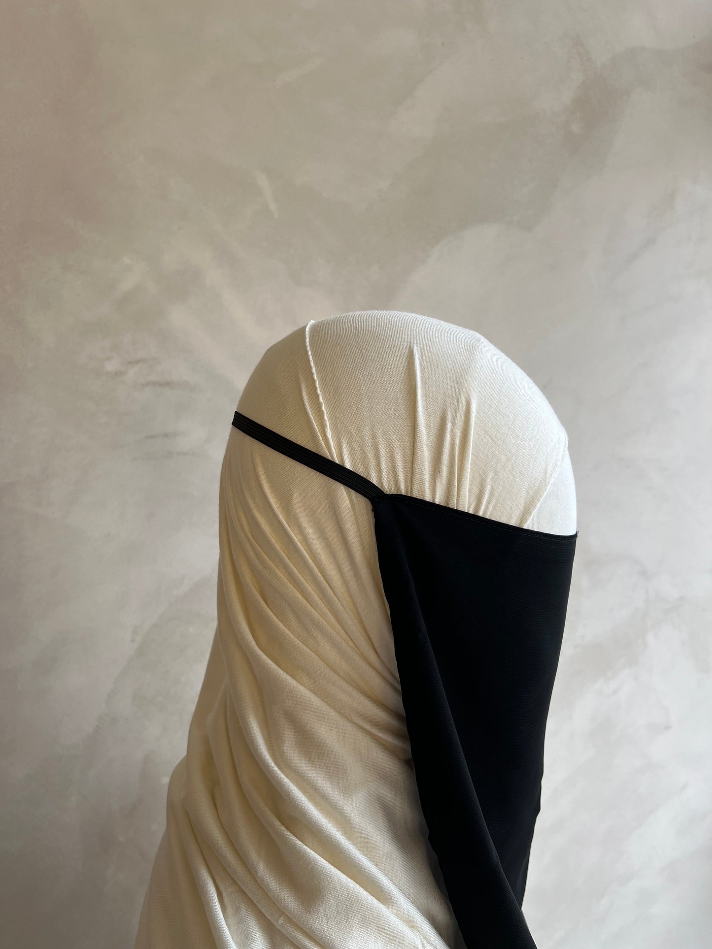 Half niqab